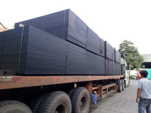 xe vận chuyển ván ép phủ phim